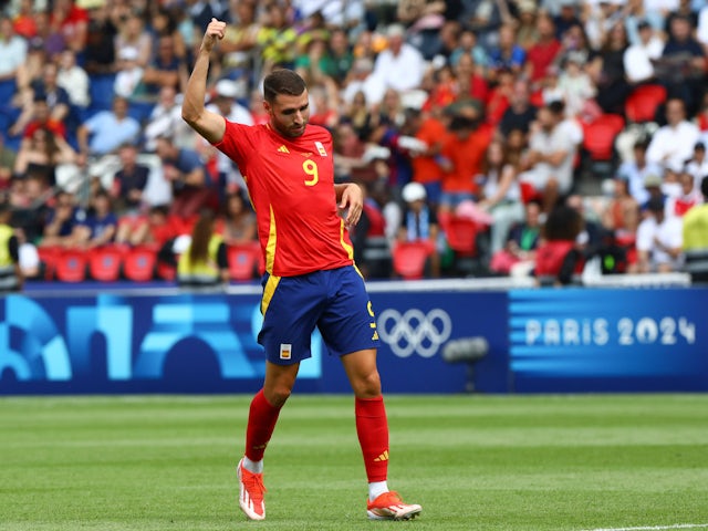 ABEL RUIZ 9 của Đội Tây Ban Nha phản ứng trong trận đấu bảng C bóng đá nam với đội Uzbekistan vào ngày 25 tháng 7 năm 2024