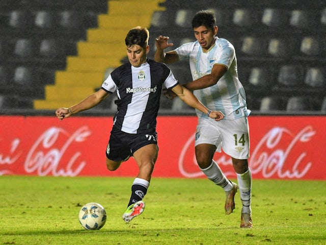 Juan Esquivel of Gimnasia in action against Atletico Tucuman on May 22, 2024