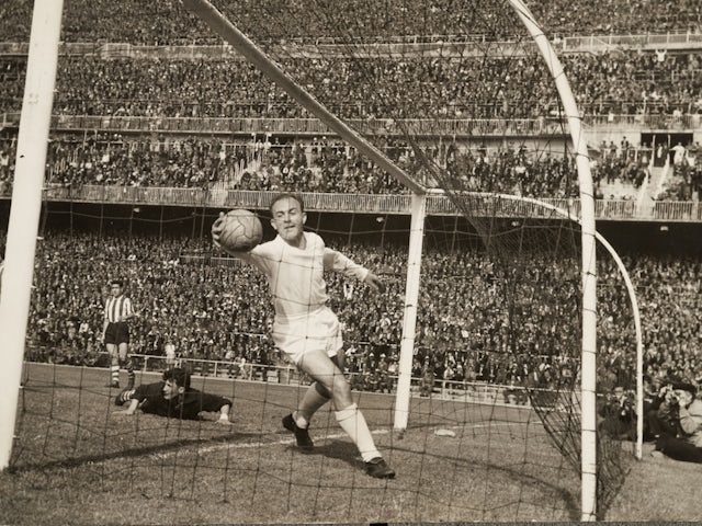 Alfredo Di Stefano in action for Real Madrid on May 1, 1959