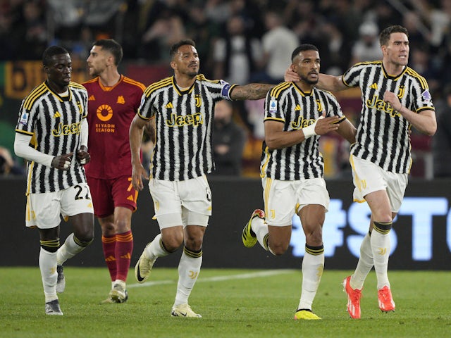 Gleison Bremer of Juventus FC is celebrating after scoring a goal with his teammates during the Serie A TIM match between AS Roma and Juventus on August 4, 2024