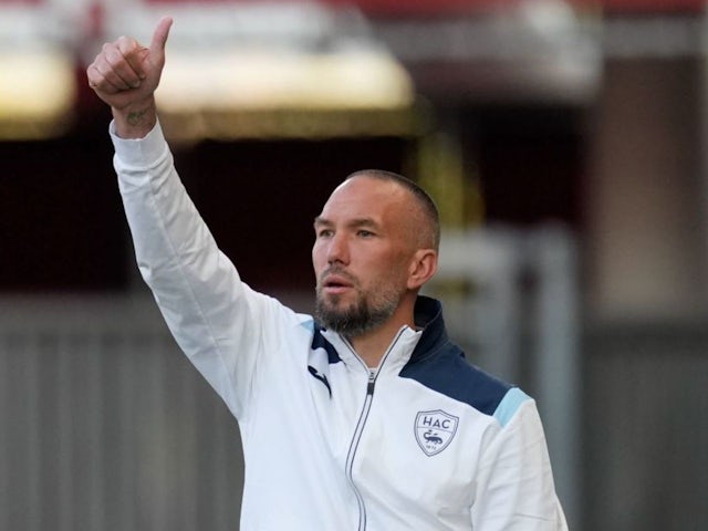 Head coach Didier Digard of Le Havre AC gestures during the pre-season friendly match between AZ and Le Havre AC at AFAS Stadion on July 31, 2024 [on August 14, 2024]