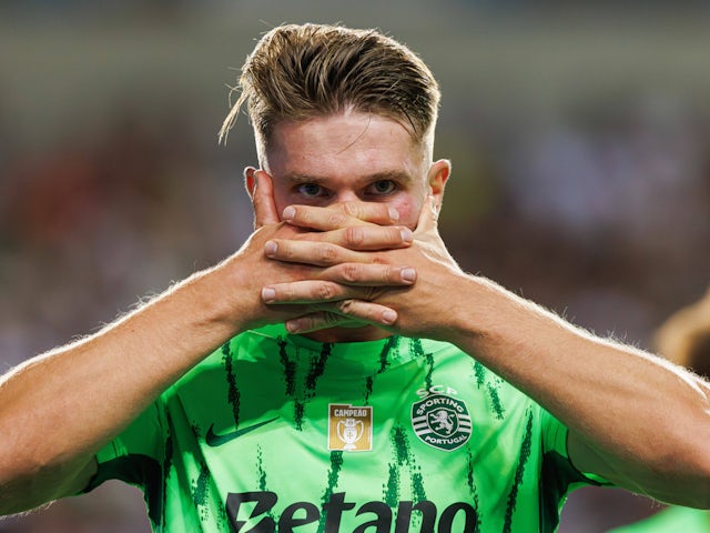 Viktor Gyokeres (Sporting CP) celebrates after scoring goal during Liga Portugal game between teams of SC Farense and Sporting CP on August 20, 2024