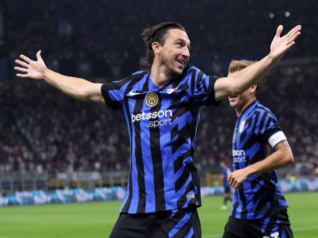 Matteo Darmian of Fc Internazionale celebrates during the Serie A match between Fc Internazionale and Us Lecce on August 24, 2024 