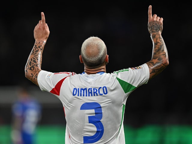 Federico Dimarco of Italy celebrates scoring against France on September 6, 2024 