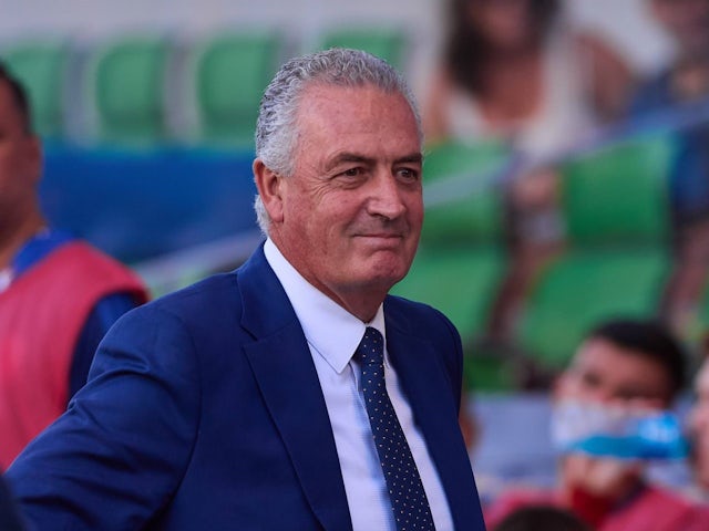 Gustavo Alfaro, head coach of Costa Rica, during the match between Costa Rica and Paraguay in the CONMEBOL Copa America USA 2024 Group D at the Q2 Stadium on July 02, 2024