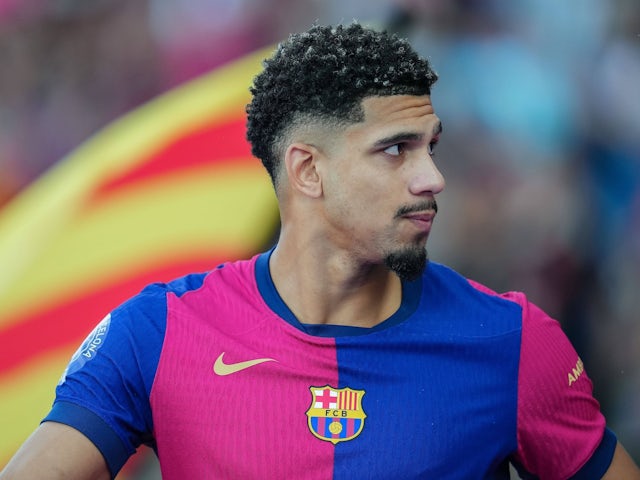 Premier League giants 'monitoring contract situation' of Barcelona defender Araujo