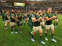 Springboks spēlētāji svin svētkus pēc uzvaras regbija čempionāta mačā 2024. gada 31. augustā