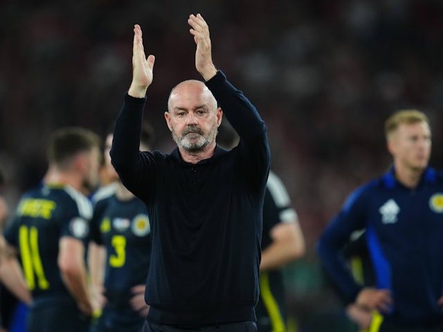 O técnico da Escócia, Steve Clarke, durante a partida da UEFA Euro 2024 entre Escócia e Hungria em 23 de junho de 2024