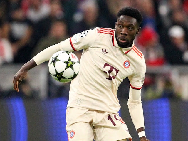 Man United 'identify' Alphonso Davies alternative due to wage demands