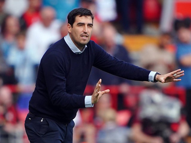 Bournemouth manager Andoni Iraola during the Premier League match at Anfield on September 21, 2024