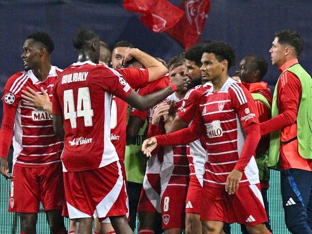 Brest players celebrate on September 19, 2024