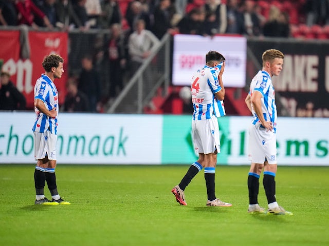 Heerenveen players looking dejected after a defeat on September 20, 2024