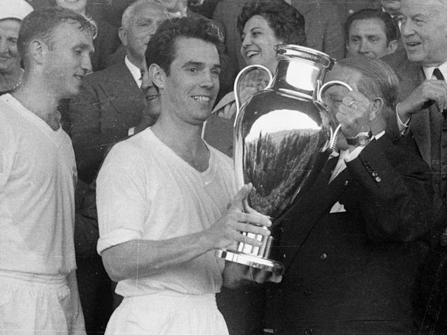 Real Madrid's Jose Maria Zarraga with the European Cup in 1959