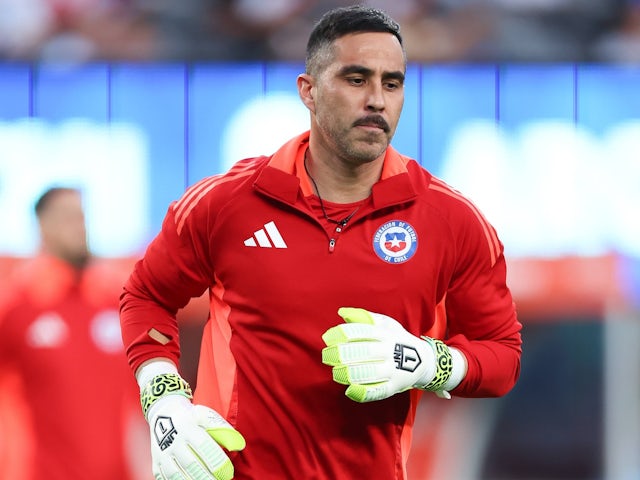 Claudio Bravo of Chile warms up on June 25, 2024