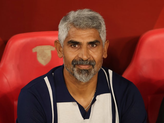 Coach Ismet Tasdemir of Bodrum FK during the Turkish Super League match between Goztepe and Bodrum FK at Gursel Aksel Stadium on August 31, 2024