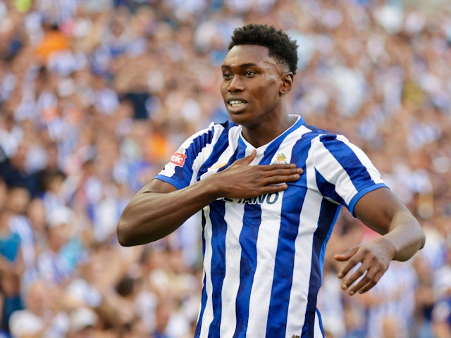 Samu Omorodion of Porto celebrates scoring a goal on September 15, 2024