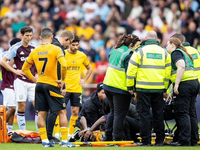 Wolverhampton Wanderers defender Yerson Mosquera suffers serious knee injury in September 2024.