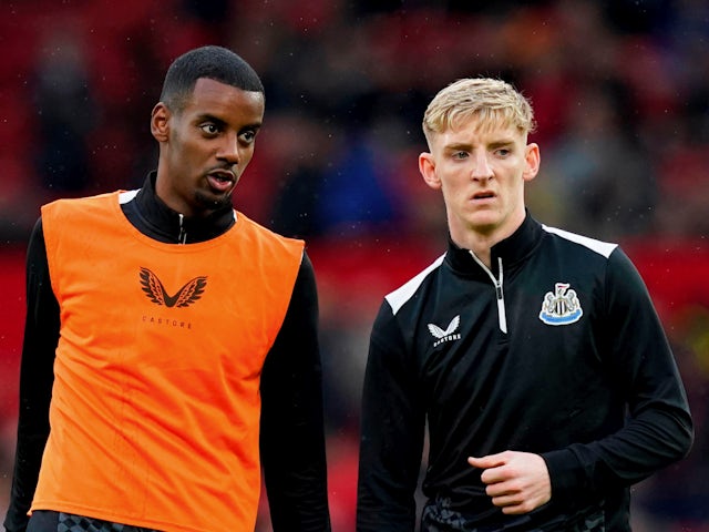 Newcastle United's Anthony Gordon and Alexander Isak pictured on May 15, 2024