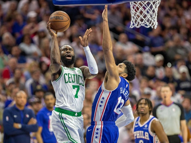 Jaylen Brown (7 Celtics) attempts a shoot  on October 1, 2024