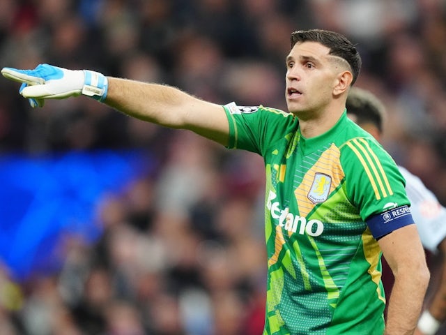 Aston Villa's Emiliano Martinez gestures on October 2, 2024