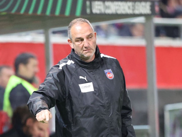 Heidenheim manager Frank Schmidt during his side's game against Olimpija, on October 3, 2024