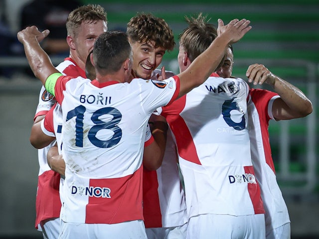 Slavia Prague players celebrate Mojmir Chytil's goal on September 25, 2024