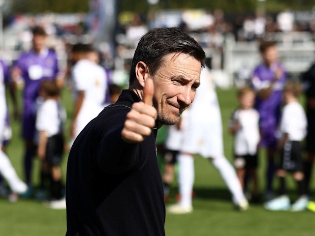 Notts County manager Stuart Maynard during the match against Bromley on September 14, 2024