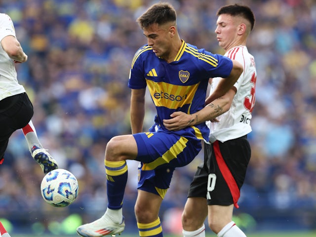 Boca Juniors defender Aaron Anselmino and River Plate midfielder Franco Mastantuono in September 2024.