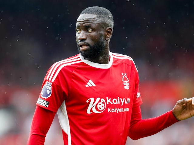 Cheikhou Kouyate in action for Nottingham Forest in October 2023.