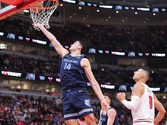 Zach Edey of the Memphis Grizzlies in action against the Chicago Bulls on October 12, 2024