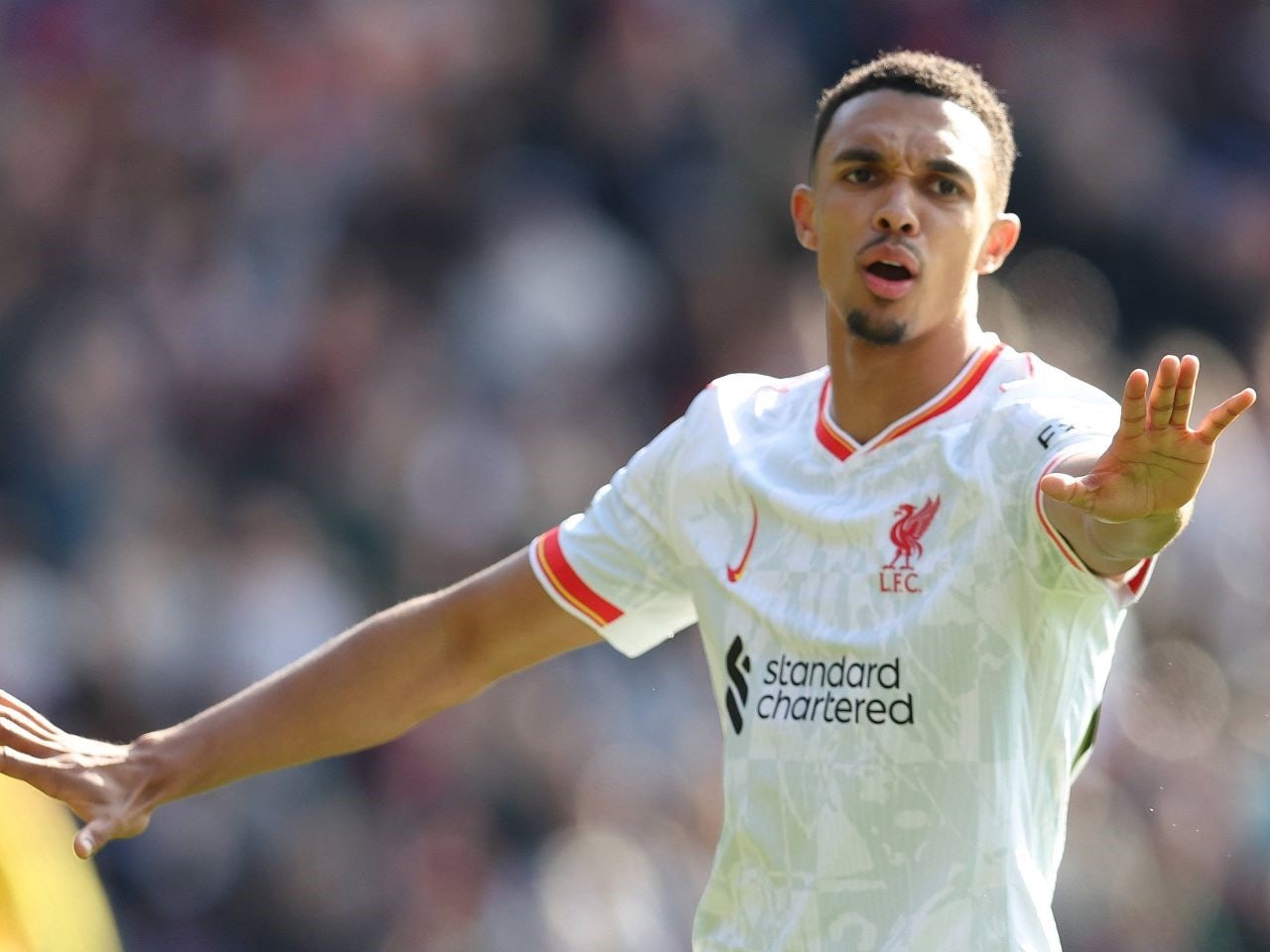 Staunch Madrid identify Liverpool transfer target as Trent Alexander-Arnold alternative thumbnail