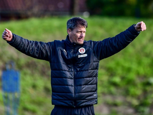 Manager of St Pauli Alexander Blessin during a training session, on October 15, 2024