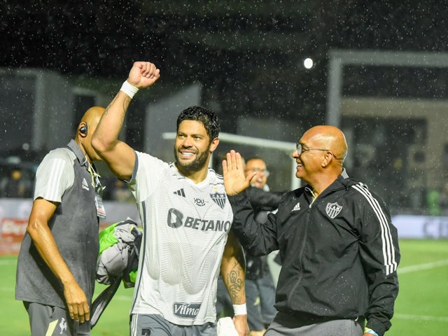  Hulk celebrates an Atletico Mineiro victory on October 18, 2024