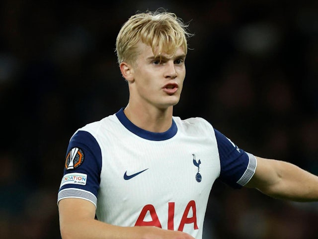 Tottenham Hotspur's Lucas Bergvall on September 29, 2024