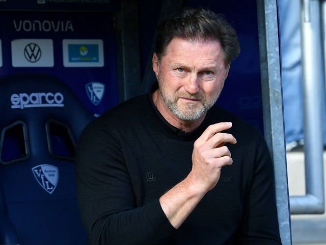 Wolfsburg manager Ralph Hasenhuttl during his side's match against VfL Bochum, on October 5, 2024