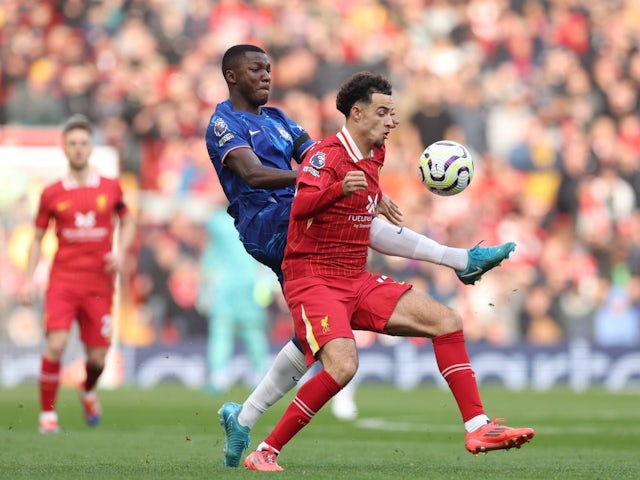 Curtis Jones of Liverpool and Moises Caicedo of Chelsea during their sides' clash, on October 20, 2024