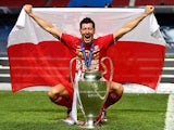 Bayern Munich's Robert Lewandowski with the Champions League trophy on August 23, 2020