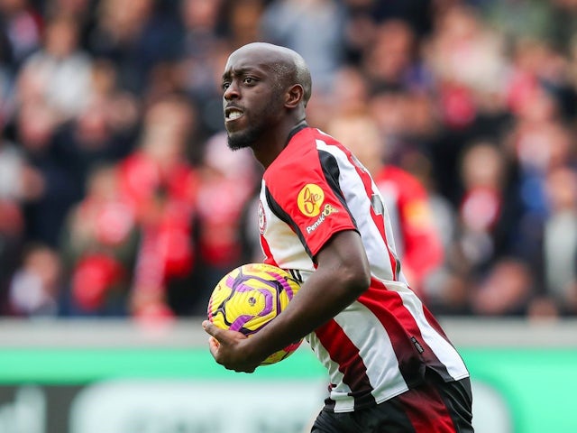 Yoane Wissa of Brentford celebrates his goal to make 1-2 during his side's Premier League match against Ipswich Town, on October 26, 2024