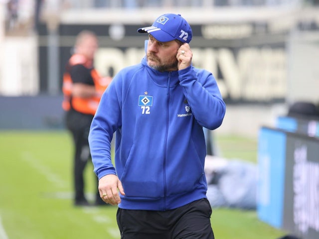 Manager of Hamburger SV Steffen Baumgart during his side's match against Elversberg, on October 26, 2024