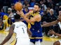 Stephen Curry (C) of Golden State Warriors competes during the NBA, Basketball Herren, USA regular season game between Golden State Warriors and New Orleans Pelicans  on October 26, 2024