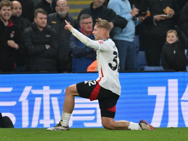 Fulham midfielder Emile Smith Rowe celebrates scoring against Crystal Palace, on November 9, 2024