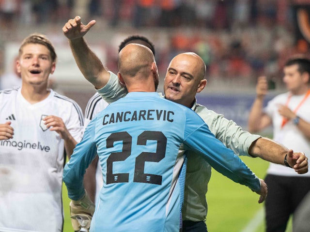 FC Noah manager Rui Mota celebrates with Ognjen Cancarevic on August 29, 2024