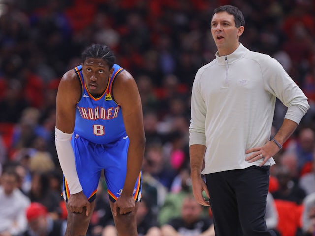  Oklahoma City Thunder forward Jalen Williams (8) and Oklahoma City Thunder head coach Mark Daigneault on November 5, 2024