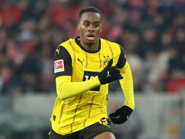 Jamie Bynoe-Gittens of Borussia Dortmund during his side's match against Mainz 05, on November 9, 2024