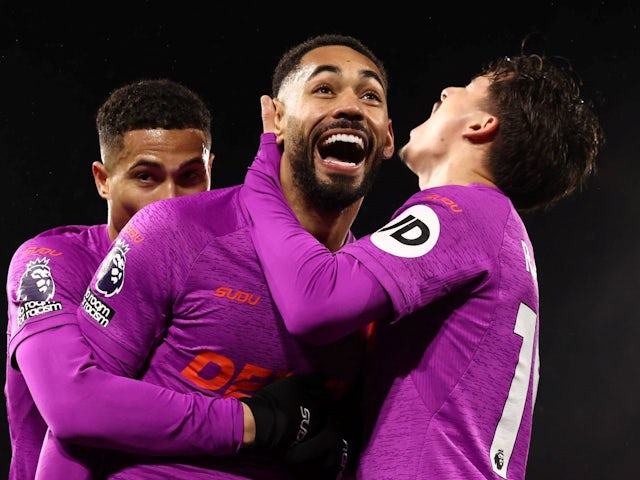 Matheus Cunha of Wolverhampton Wanderers scores a goal and celebrates during his side's Premier League match against Fulham, on November 23, 2024