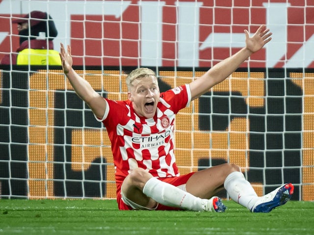 Donny Van de Beek of Girona FC during his side's match against RCD Espanyol, on November 23, 2024