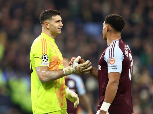 Emiliano Martinez of Aston Villa on November 27, 2024