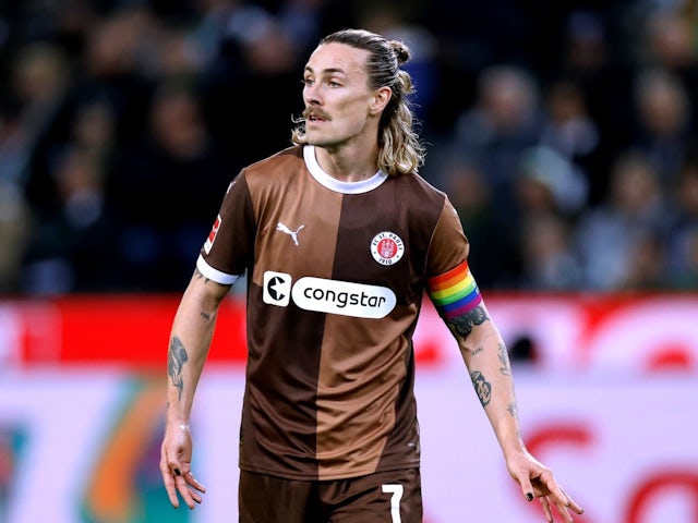 Jackson Irvine of St Pauli during his side's match against Borussia Monchengladbach, on November 24, 2024