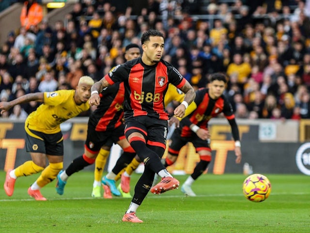 Justin Kluivert of Bournemouth scores a penalty during his side's Premier League match against Wolverhampton Wanderers, on November 30, 2024