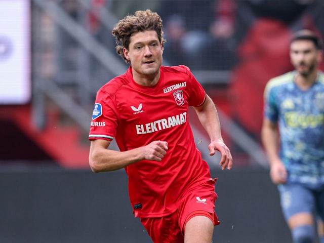 Sam Lammers of FC Twente during his side's Eredivisie match against Ajax, on November 10, 2024